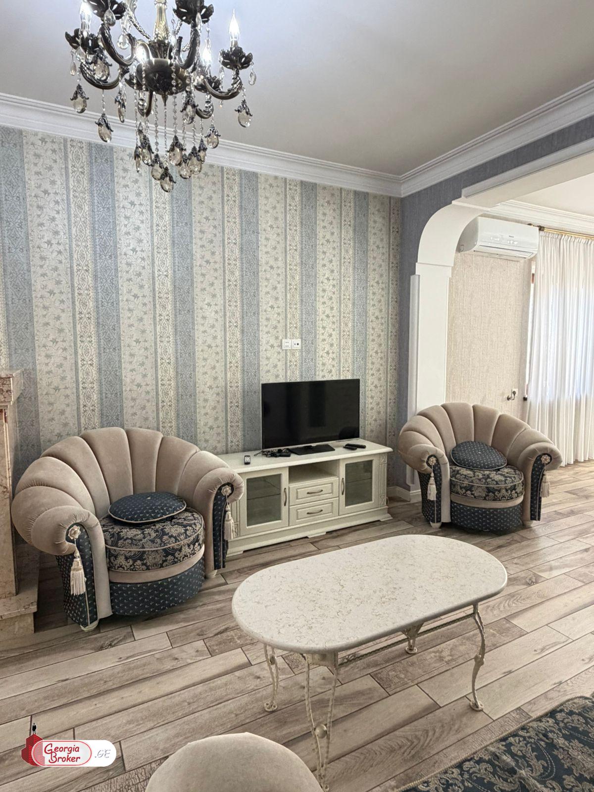 nearly repaired 9-room house for sale